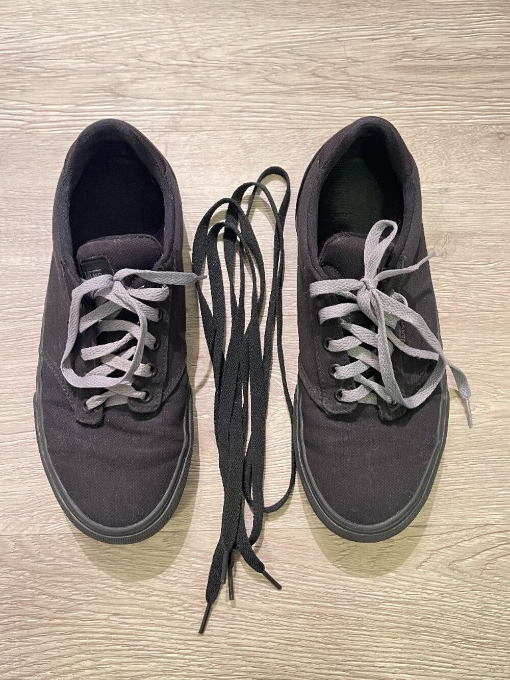 Barely worn Vans Atwood deluxe, all black, men size 8.5